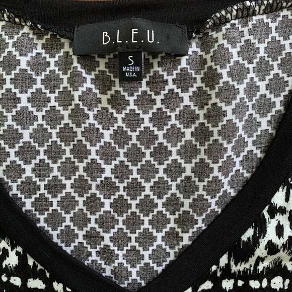 B.L.U.E. Black/White Print Sleeveless V-Neck Top-S - Picture 7 of 10